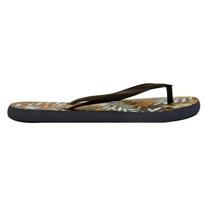Chic flip-flops with a soft leafy print, designed for easy summer days.
Flexible rubber straps and cushioned soles for a smooth, natural stride.
A breezy, casual choice for walks, errands, and relaxed hangouts.
Available in 5 statement colors- red, black, beige, maroon and off-white.